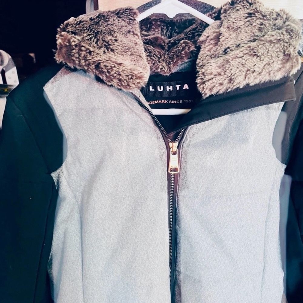 LUHTA Gorgeous Black and Gray Women’s Winter/Ski Jacket with Fur Collar